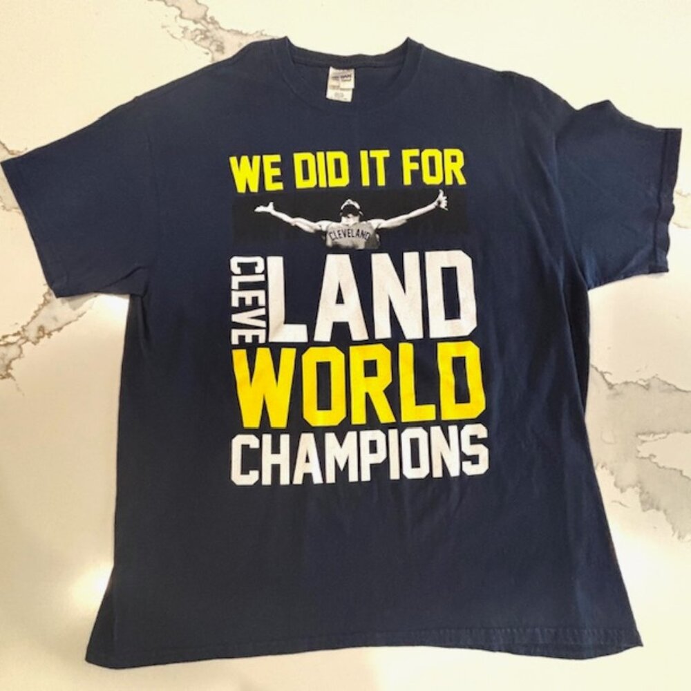 2016 NBA Lebron James "We Did This For Cleveland" World Champions NBA T-Shirt XL
